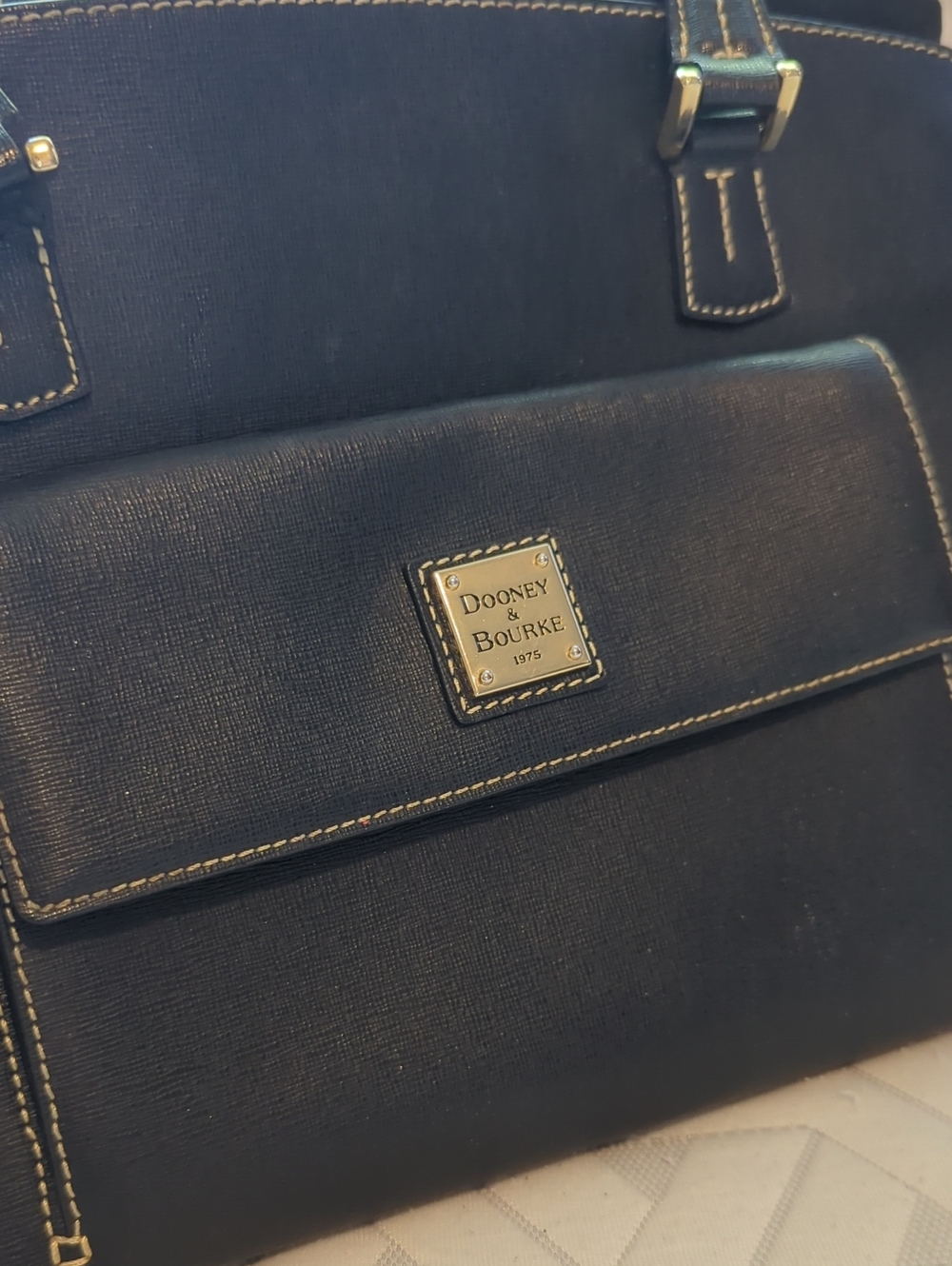 Authentic Dooney & Bourke Black Saffiano Leather Tote Bag 🛍️ - 😎 Cute! - Picture 2 of 11